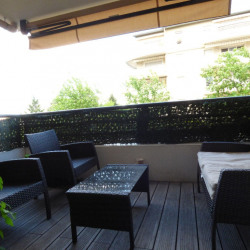 femme decines charpieu