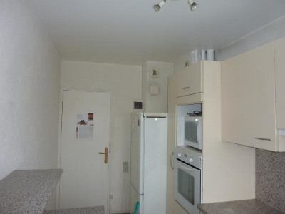 annonce immobiliere Produit d'investissement Appartement Évry Investisseurs ! Beau 2 pièces double vitrage ascenseur LOUE A 750E mensuel Centre ville tous commerces, é ...