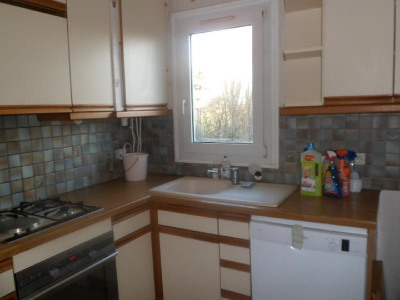 annonce immobiliere Location Appartement Évry BEAU 5 PIÈCES + BOX, PARKING et CAVE
EXCLUSIVITÉ Agence AIPFP ! Entièrement meublé et équipé. Très bon ...