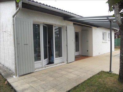 annonce immobiliere Vente Maison / villa Andernos-les-Bains ANDERNOS en exclusivité cette ravissante maison de plain pied est en excellent état: séjour, cuisine amén ...