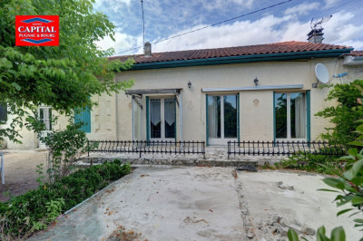 Maison à rénover 147 m² + dépendances proche St Savin Saint Savin Maison à rénover 147 m² + dépendances proche St Savin Saint Savin