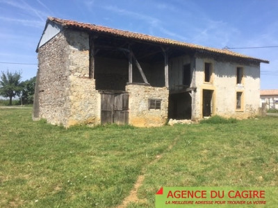 Ferme à rénover, vue sur les pyrénées Secteur Salies du Salat Ferme à rénover, vue sur les pyrénées Secteur Salies du Salat