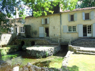Maison Limitrophe de Cognac Maison Limitrophe de Cognac