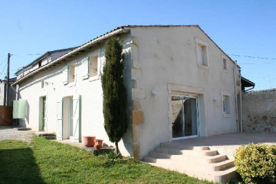 Old house 5 rooms Limitrophe de Cognac Old house 5 rooms Limitrophe de Cognac