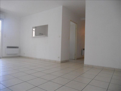annonce immobiliere Vente Appartement Andernos-les-Bains ANDERNOS centre, appartement de type T3 lumineux, et parfait état, comprenant 1 entrée avec placard, séjo ...