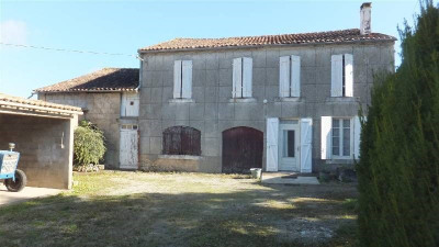 Casa antigua 5 piezas Limitrophe de Cognac Casa antigua 5 piezas Limitrophe de Cognac