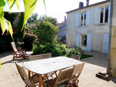 Town house 7 rooms Limitrophe de Cognac Town house 7 rooms Limitrophe de Cognac