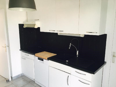 annonce immobiliere Produit d'investissement Appartement Évry Appartement F3 entièrement MEUBLE loué 899E Au calme: au 3ème et dernier étage (sans ascenseur.), travers ...