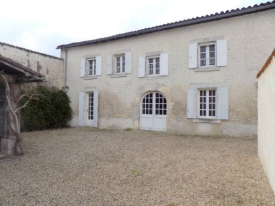 Maison 7 pièce (s) Sud Est de Cognac Maison 7 pièce (s) Sud Est de Cognac