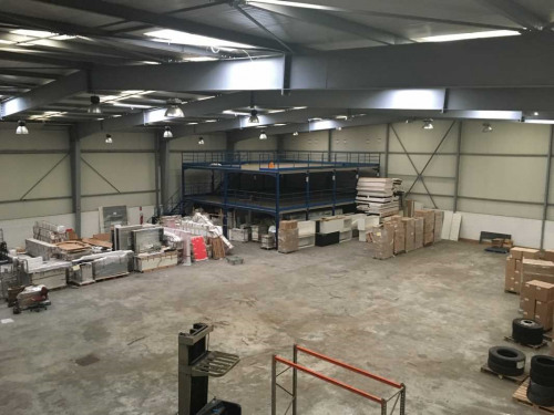 Verhuren
 - Bedrijfsruimte - 2000 m2 - Villeneuve le Roi - Photo 
