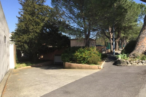 Revenda - Estacionamento - Nîmes - Photo 