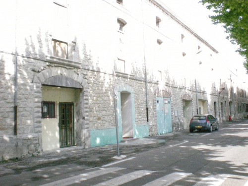 Revenda - Armazém - 3167 m2 - Bourg Saint Andéol - Photo 