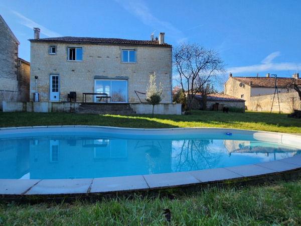 Vente Maison Et Villa De Luxe Pi Ces Sigogne Maison Et Villa De