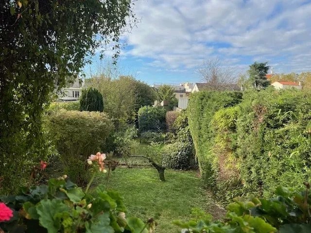 Luxury house for sale in the district Centre Ville-Jean Moulin-Beaumont