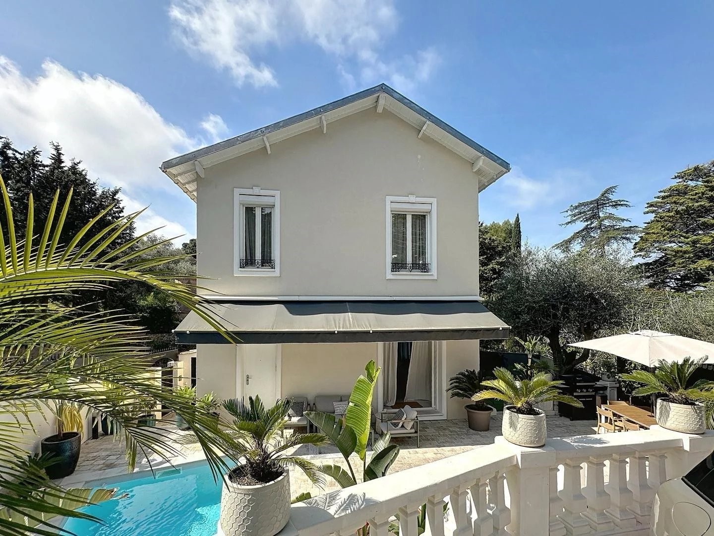 Villa de luxe à vendre dans le quartier Collines