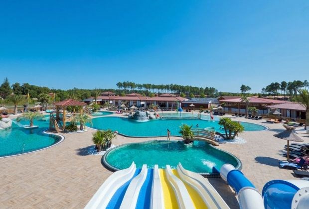 Camping De Vacances A Parentis En Born En Aquitaine Pour 6 Pers 36m Amivac Com