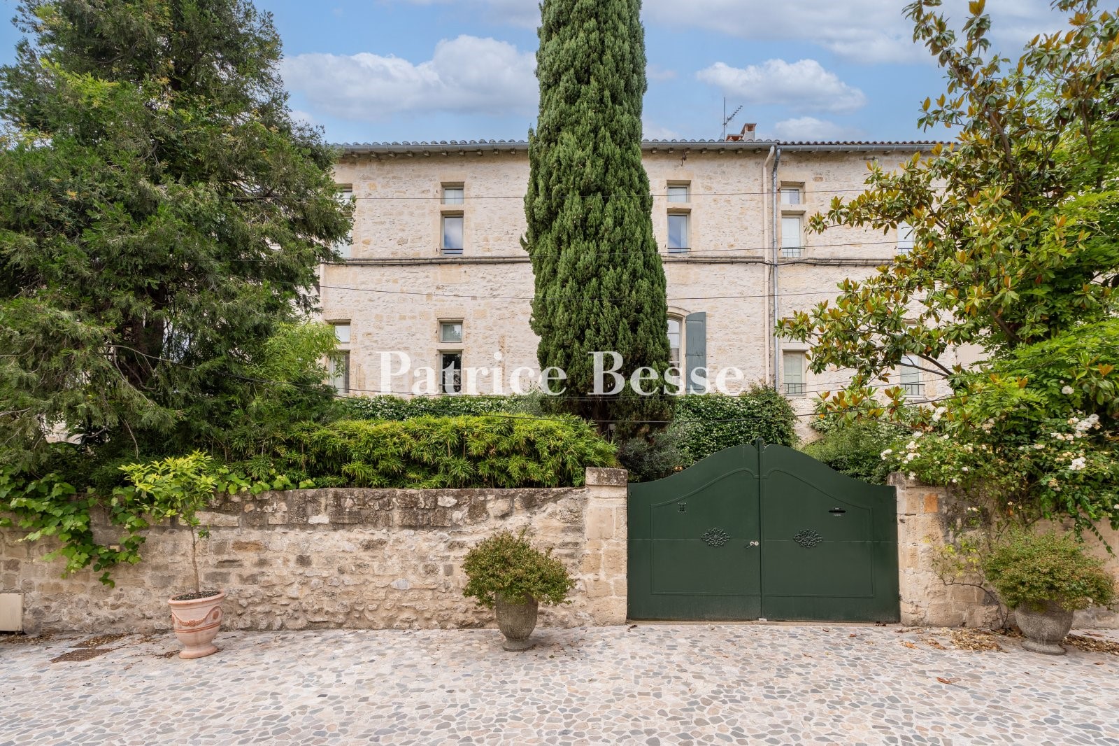 Private mansion for sale in Tarascon