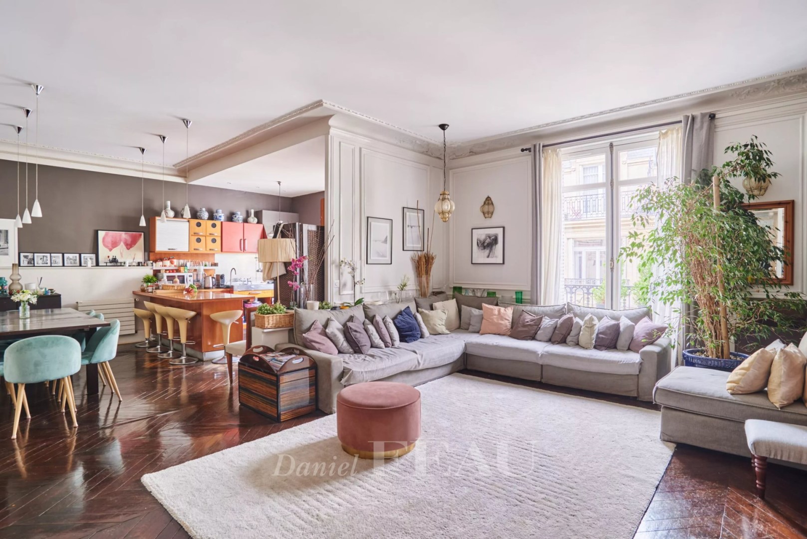 Luxury apartments / penthouses for sale in the district Legendre-Lévis