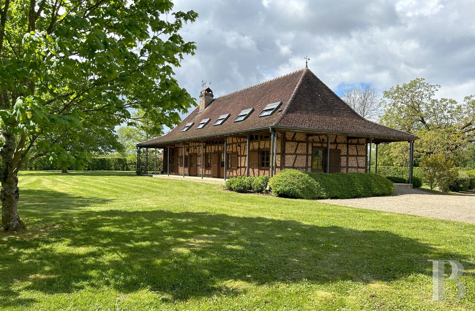 Old house for sale in Louhans