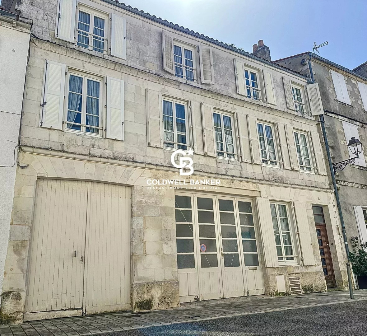 Luxury house for sale in La Rochelle