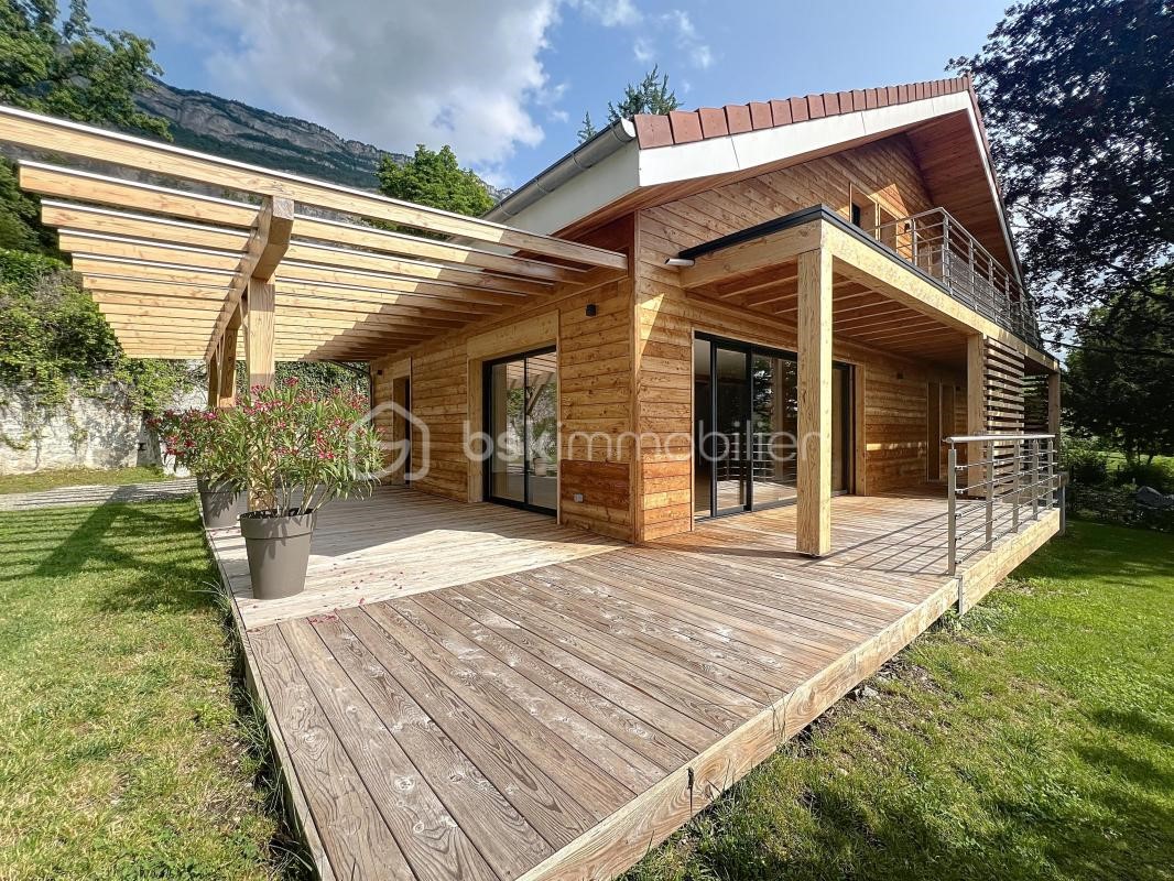 Architect house for sale in the district Haut Meylan