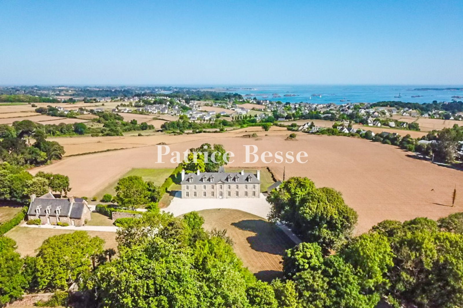 Castle for sale in Ploubazlanec