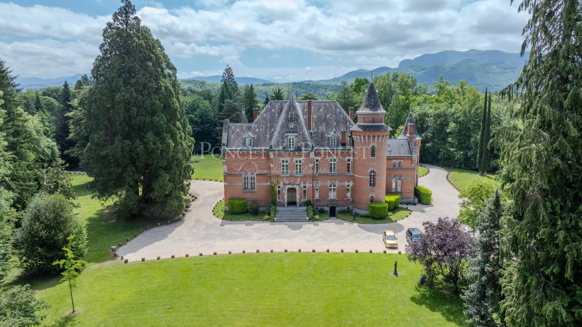 Château à vendre à Saint-Lizier