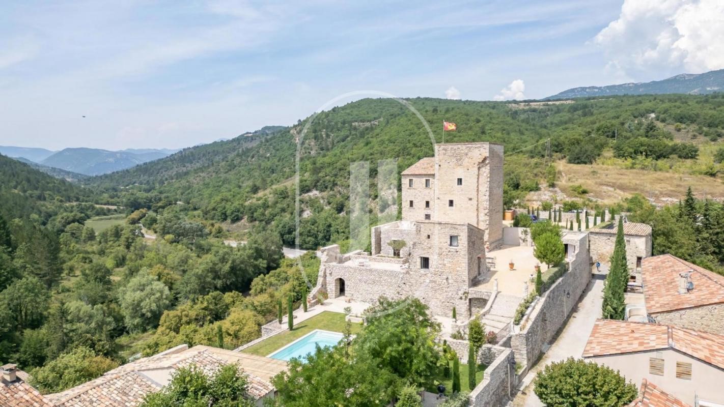 Château à vendre à Sainte-Jalle