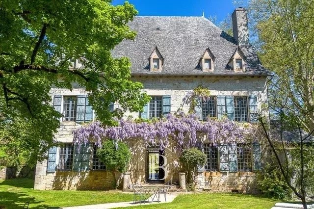 Maison de luxe à vendre dans le quartier Zone Urbaine Ouest