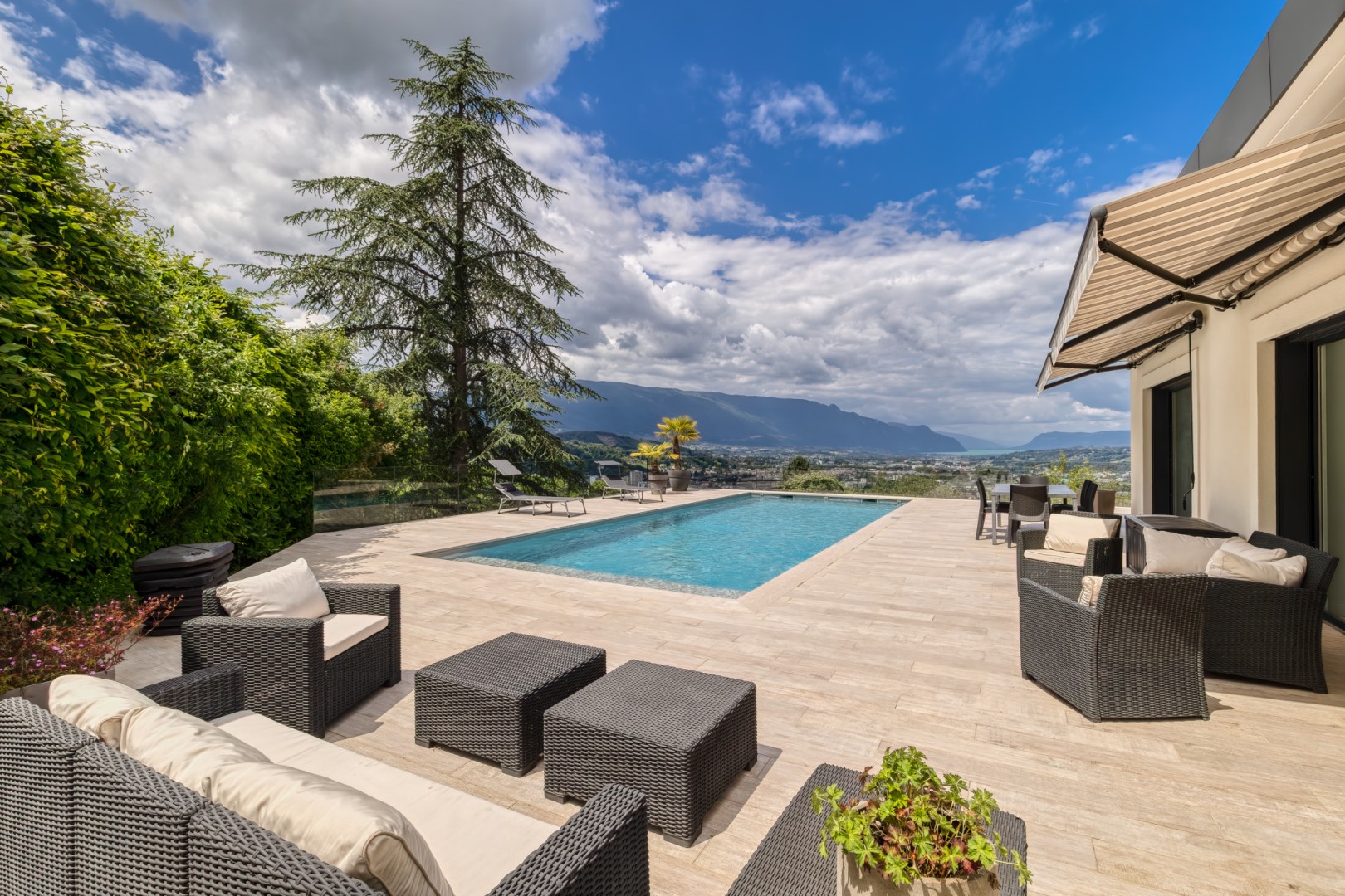 Luxury villa for sale in Jacob-Bellecombette