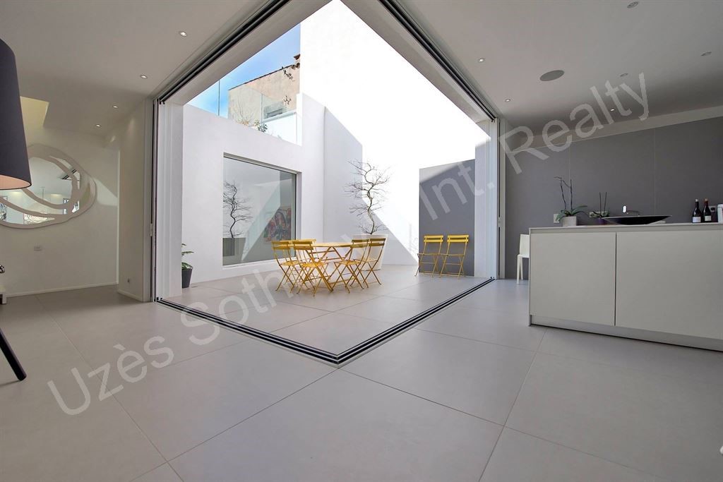 Private mansion for sale in Nîmes