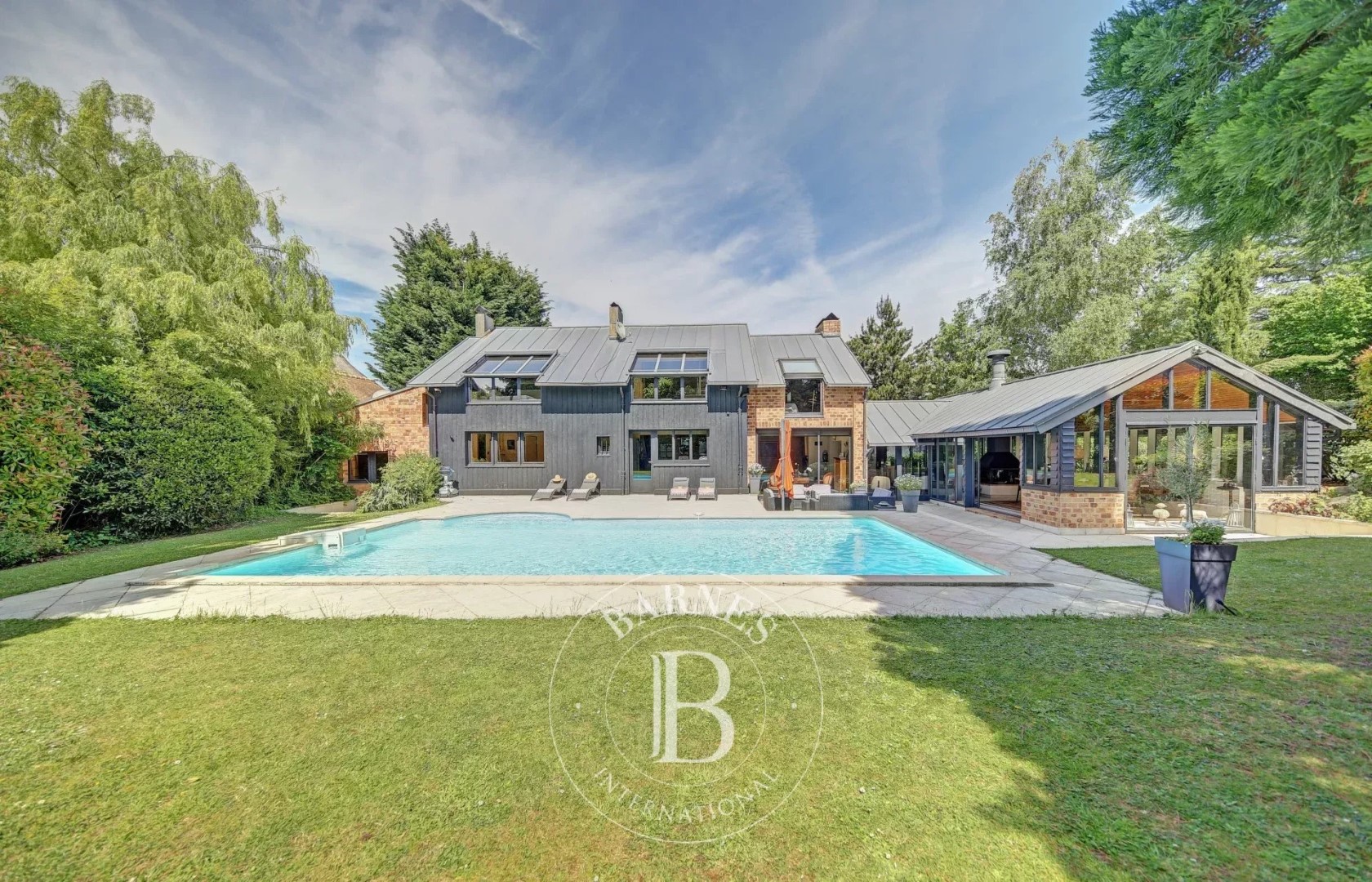 Maison de luxe à vendre dans le quartier Le Parc et la Tuilerie