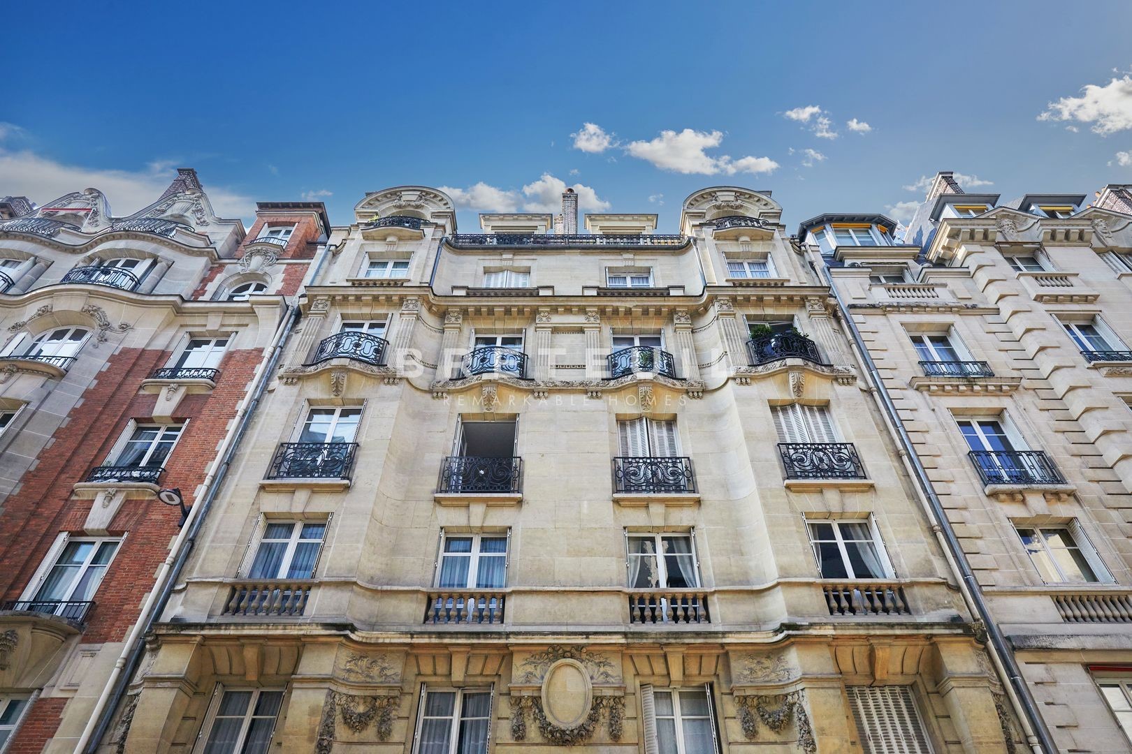 Luxury apartment for sale in the district Dupleix-Motte Picquet