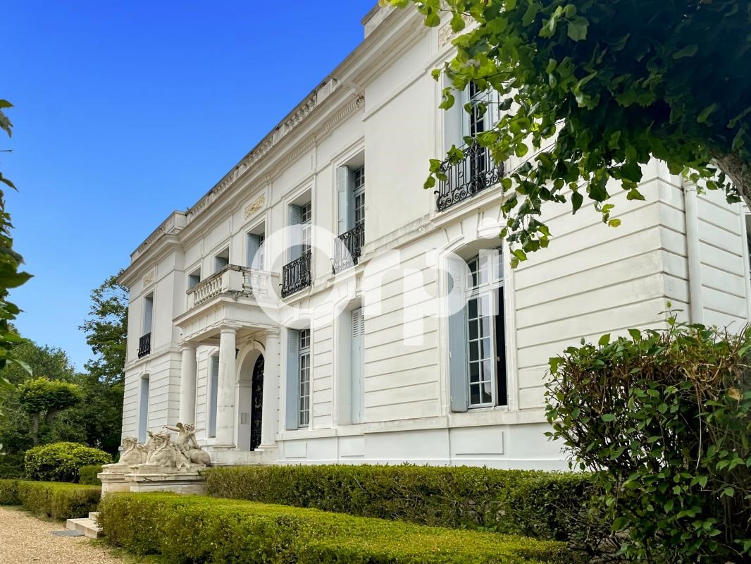 Château à vendre à Ézy-sur-Eure