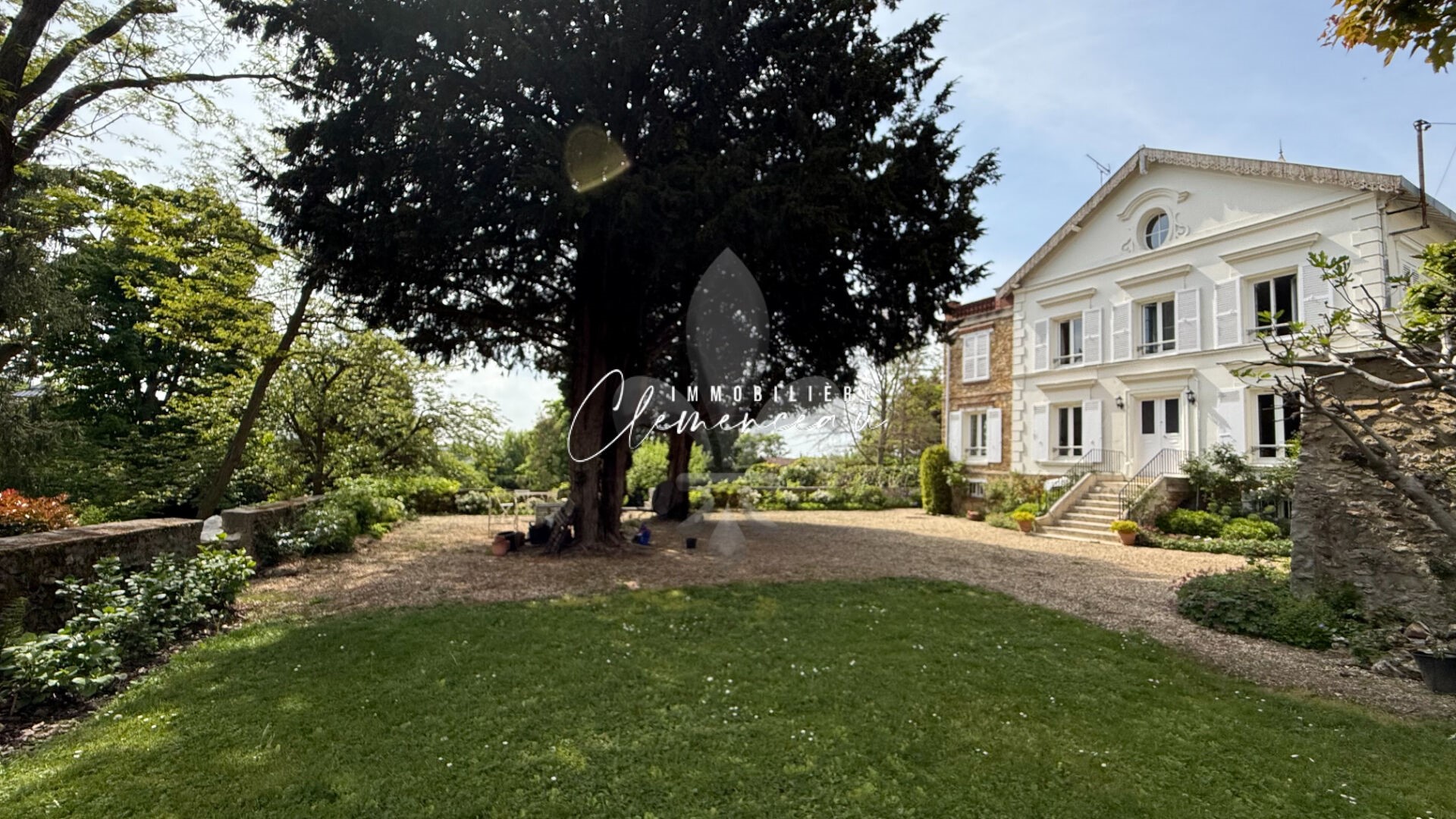 Luxury house for sale in the district Nord et Ouest