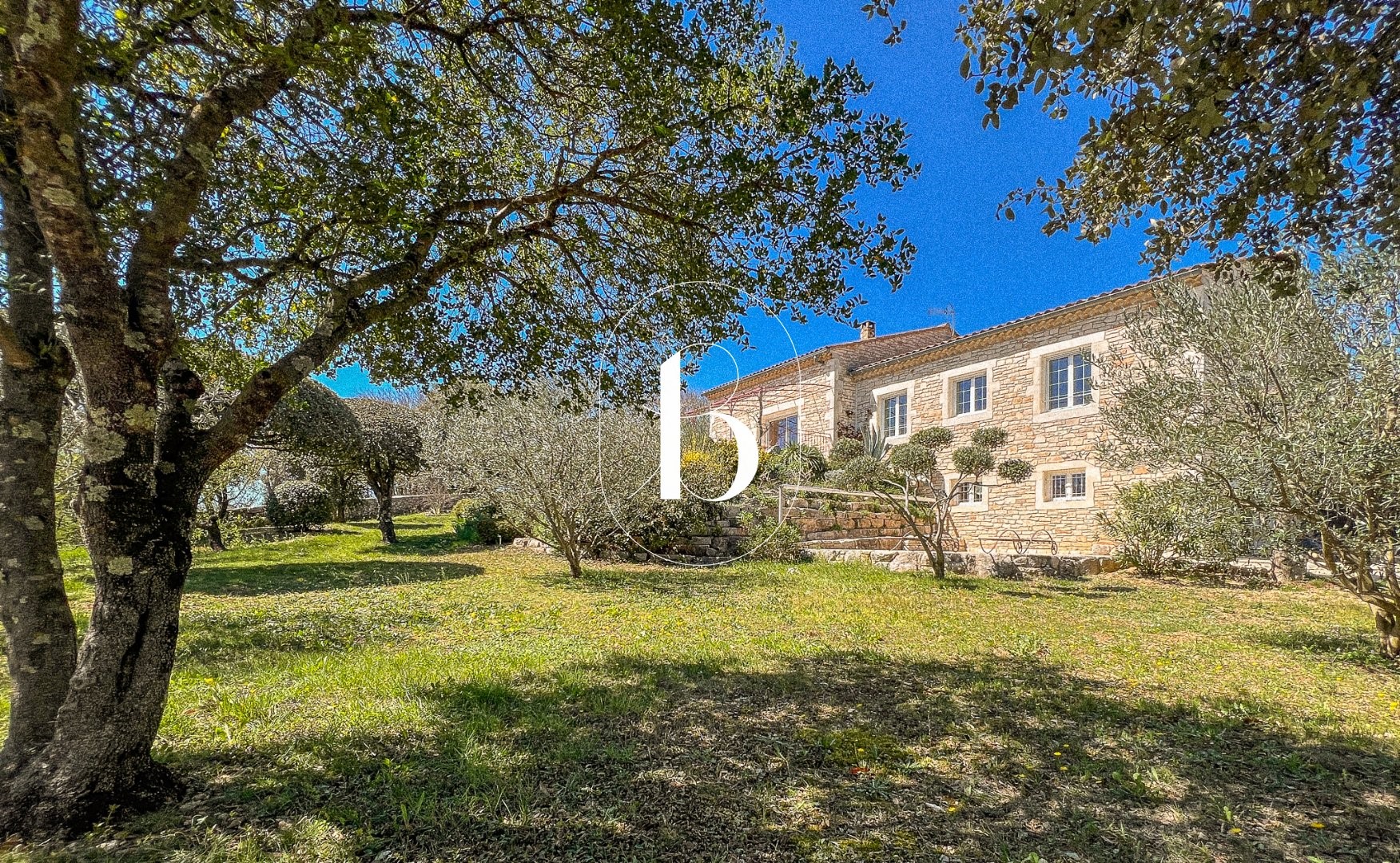 Luxury house for sale in Orgnac-l'Aven