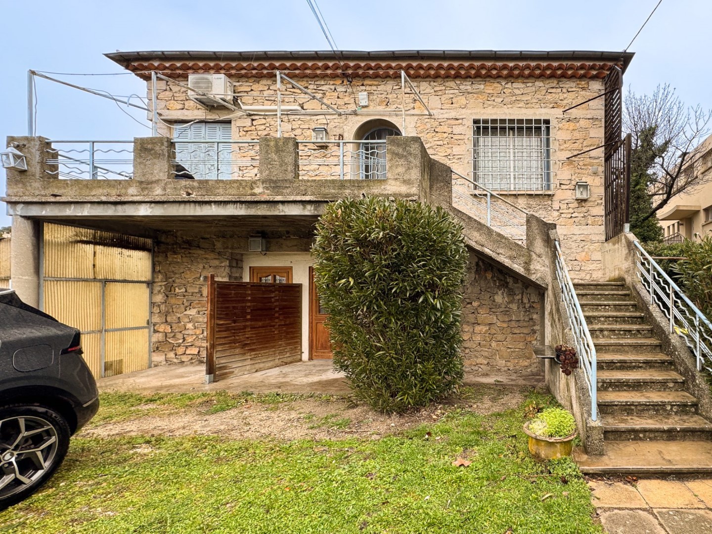 Maison traditionnelle à vendre dans le quartier Mazenod-Bellevue-Saint Donat-Banon