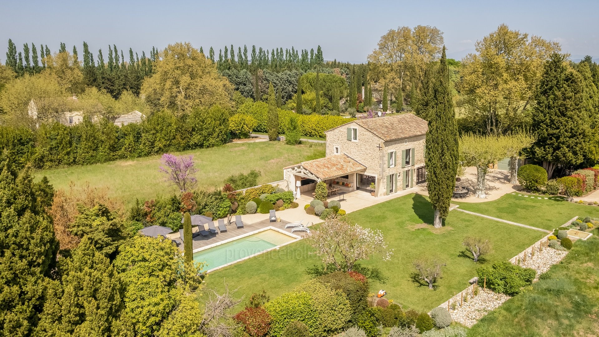 Villa de luxe en location saisonnière à Verquières