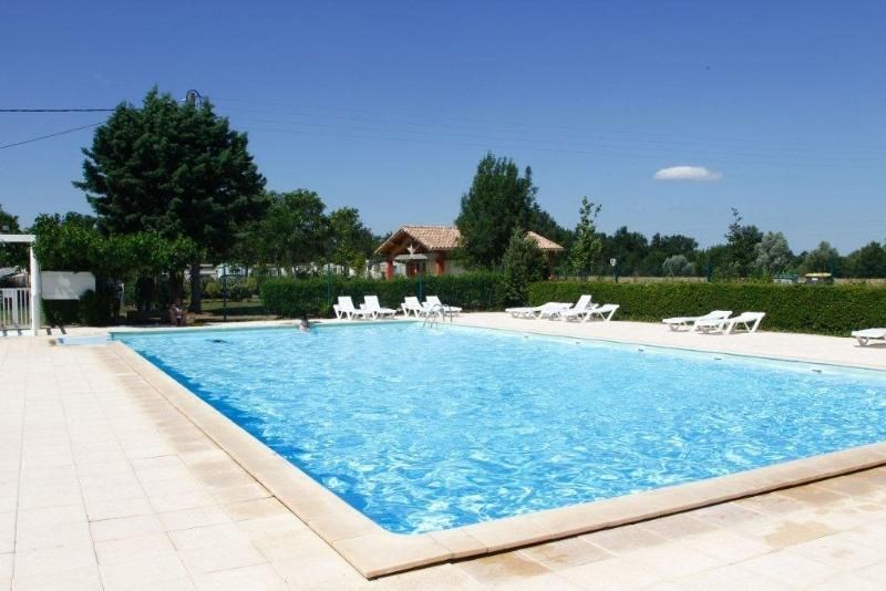 Flower Camping LE PESSAC, 55 emplacements, 14 locatifs