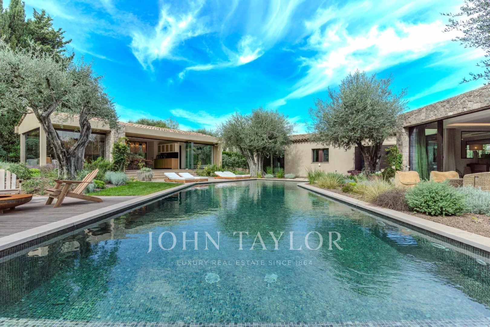 Maison de luxe en location saisonnière dans le quartier Village-Le Val-Cabrieres