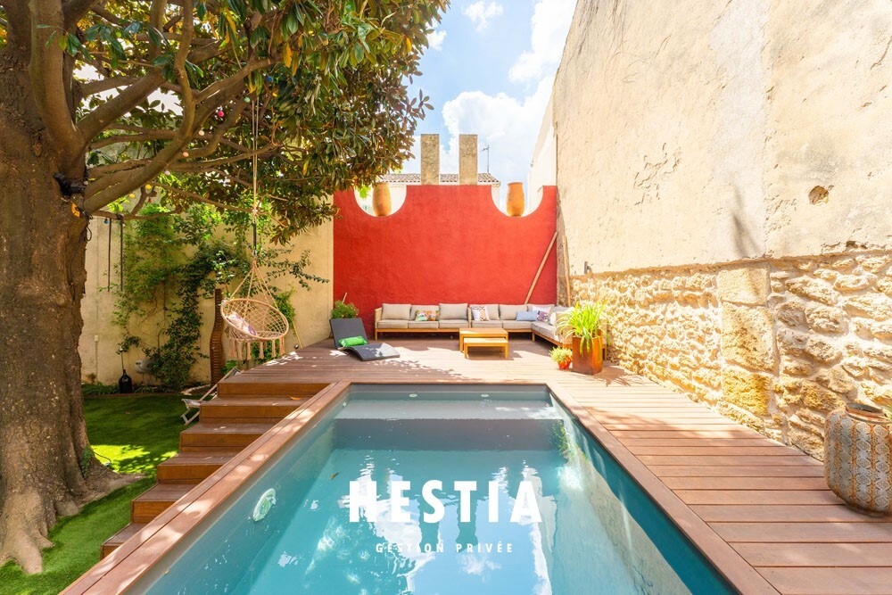 Private mansion for sale in the district Centre Ville