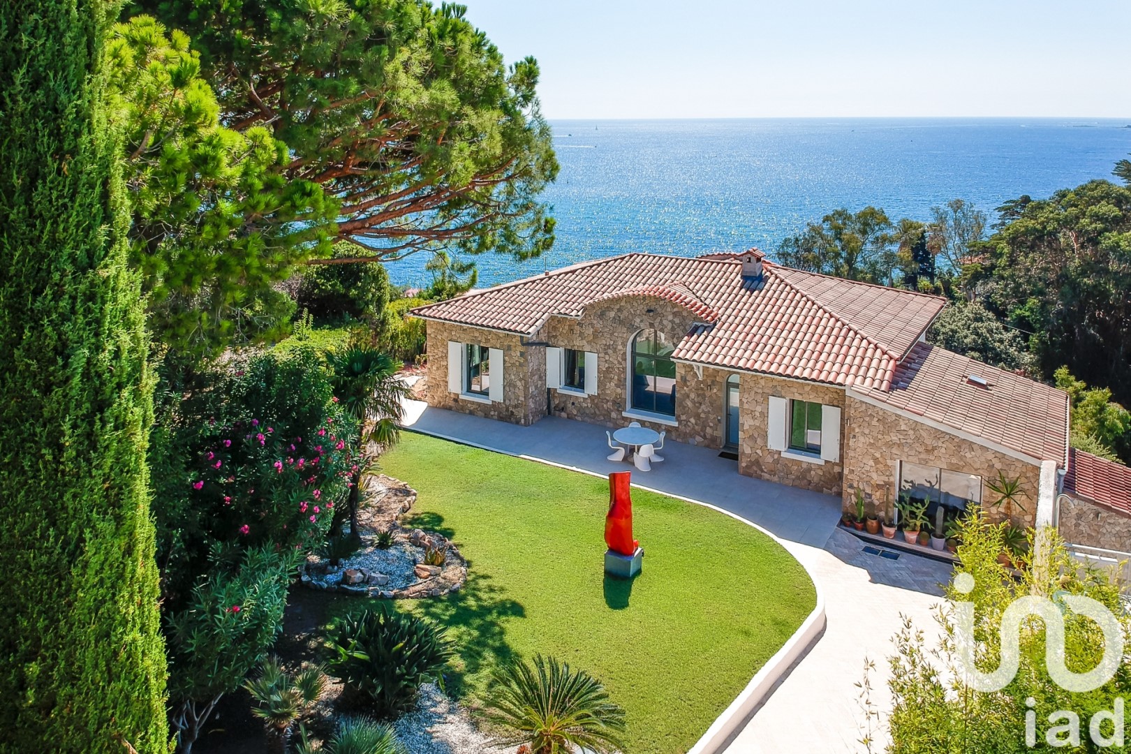 Architect house for sale in Cannes