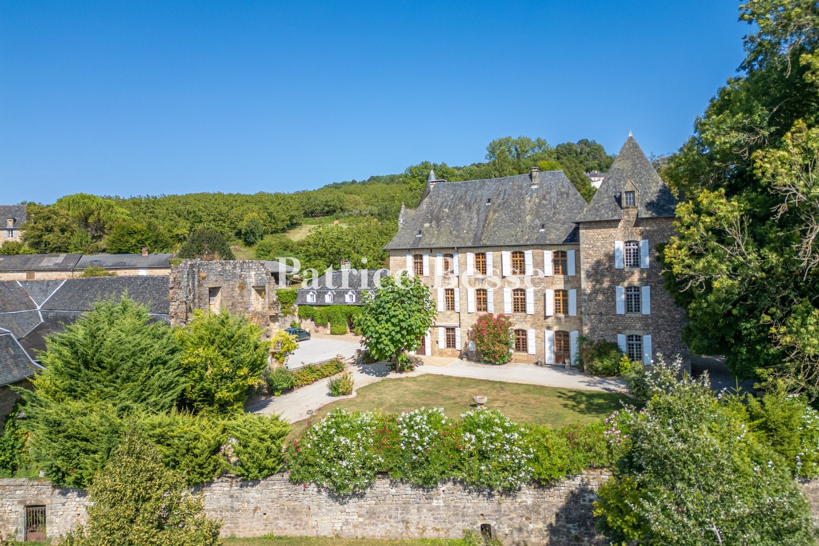 Castle for sale in Brive-la-Gaillarde