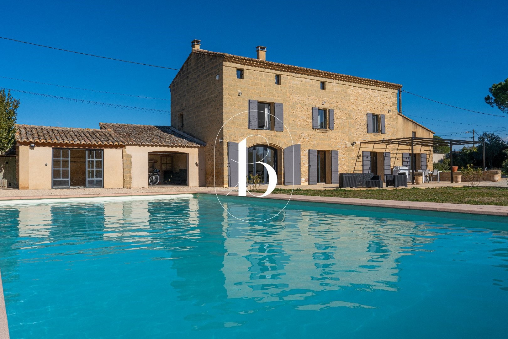 Farmhouse for sale in Uzès