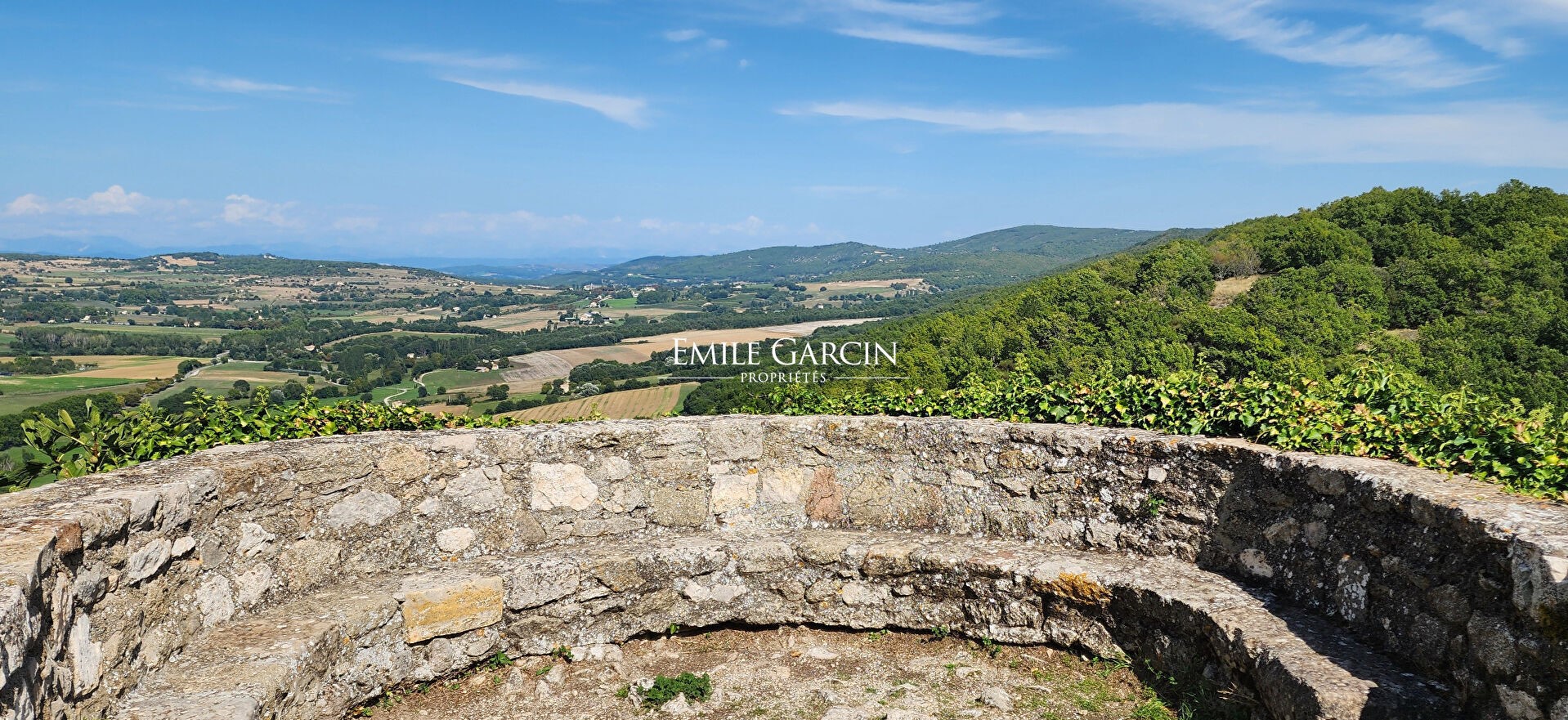 Maison de luxe à vendre à Montjustin