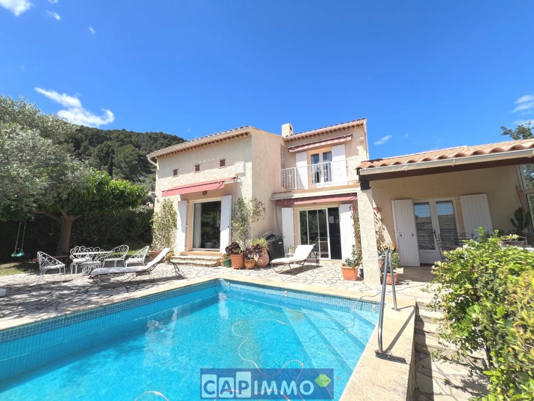 Villa de luxe à vendre dans le quartier Le Village