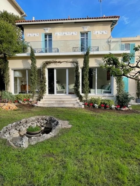 Maison de luxe à vendre dans le quartier Tignes et Sevigne