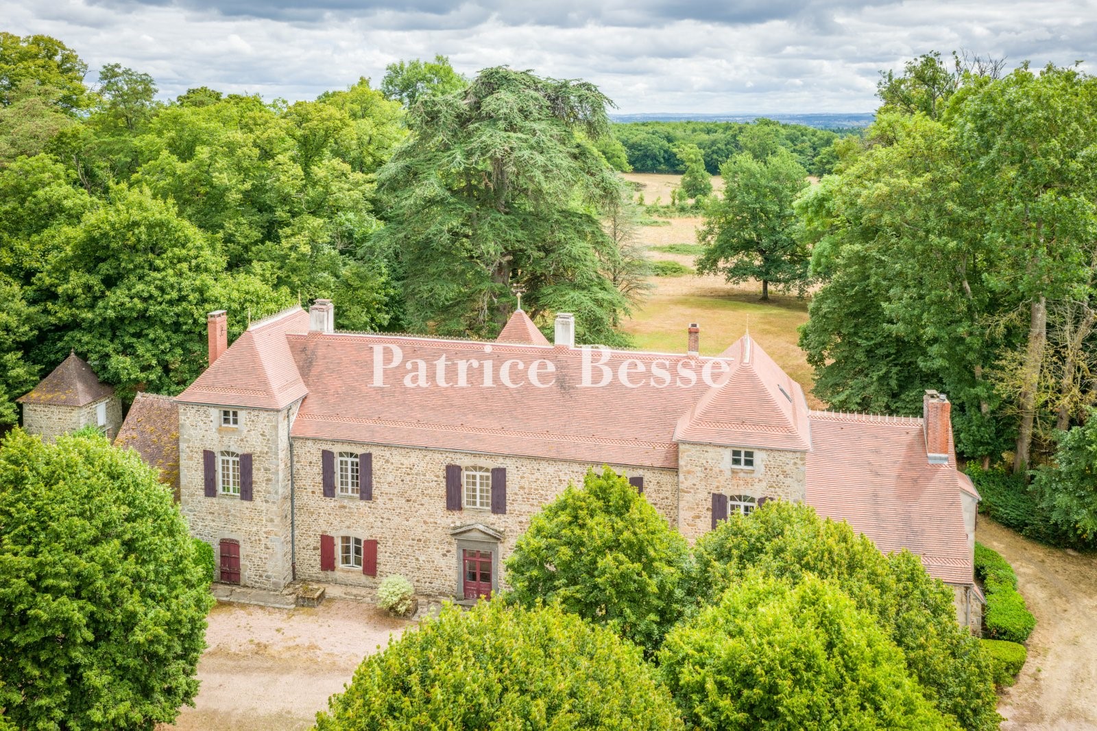Farmhouse for sale in Montluçon