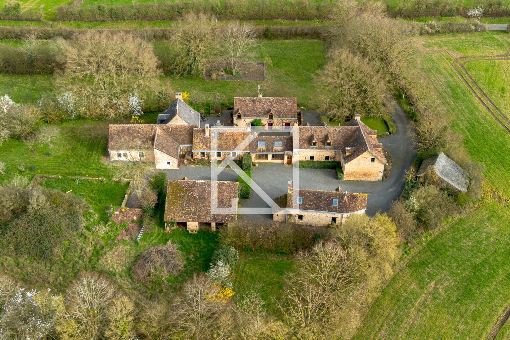 Luxury house for sale in Chevillé