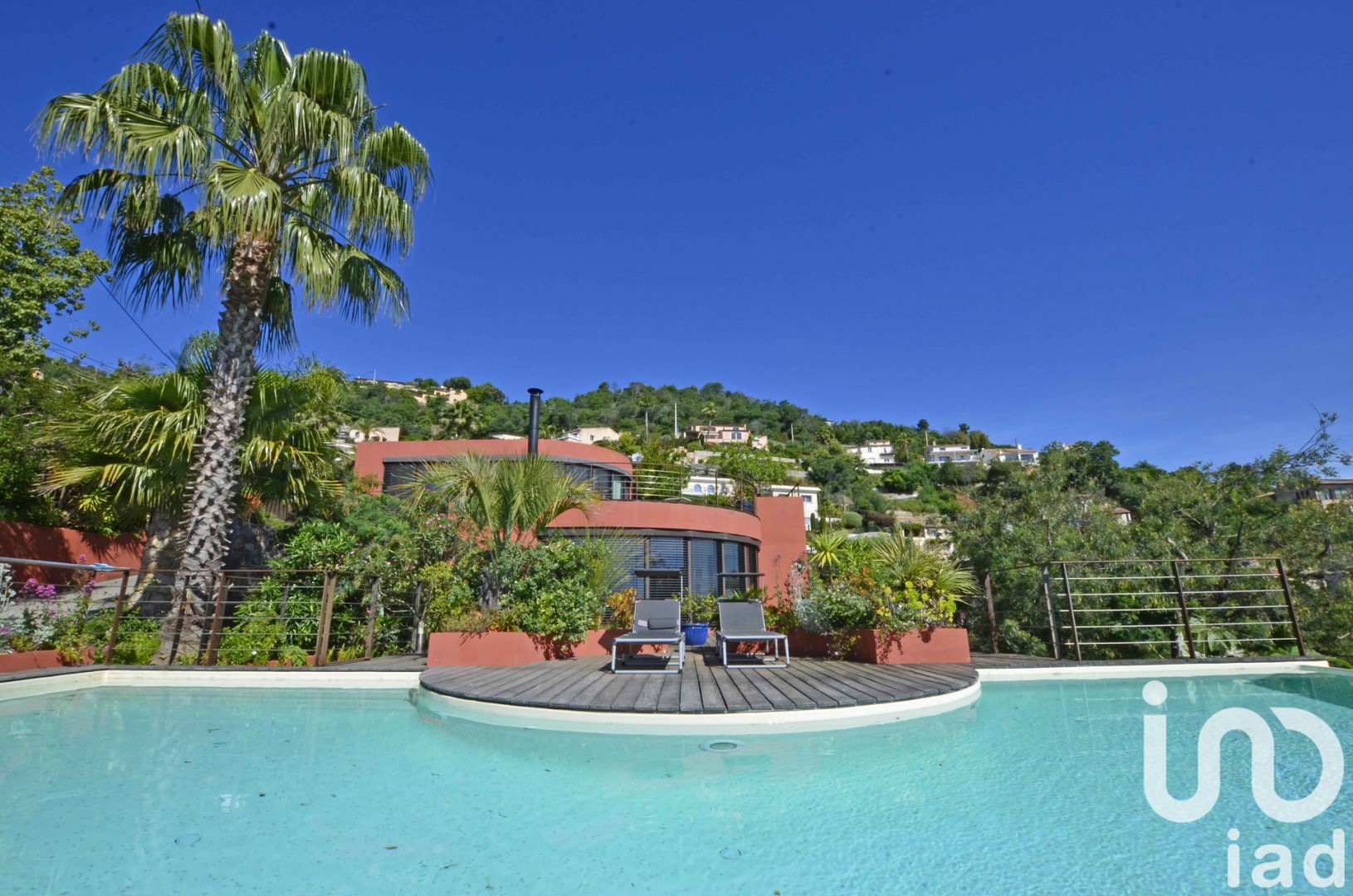 Architect house for sale in the district Le Roc Fleuri-Capitou (Jeanne d'Arc)
